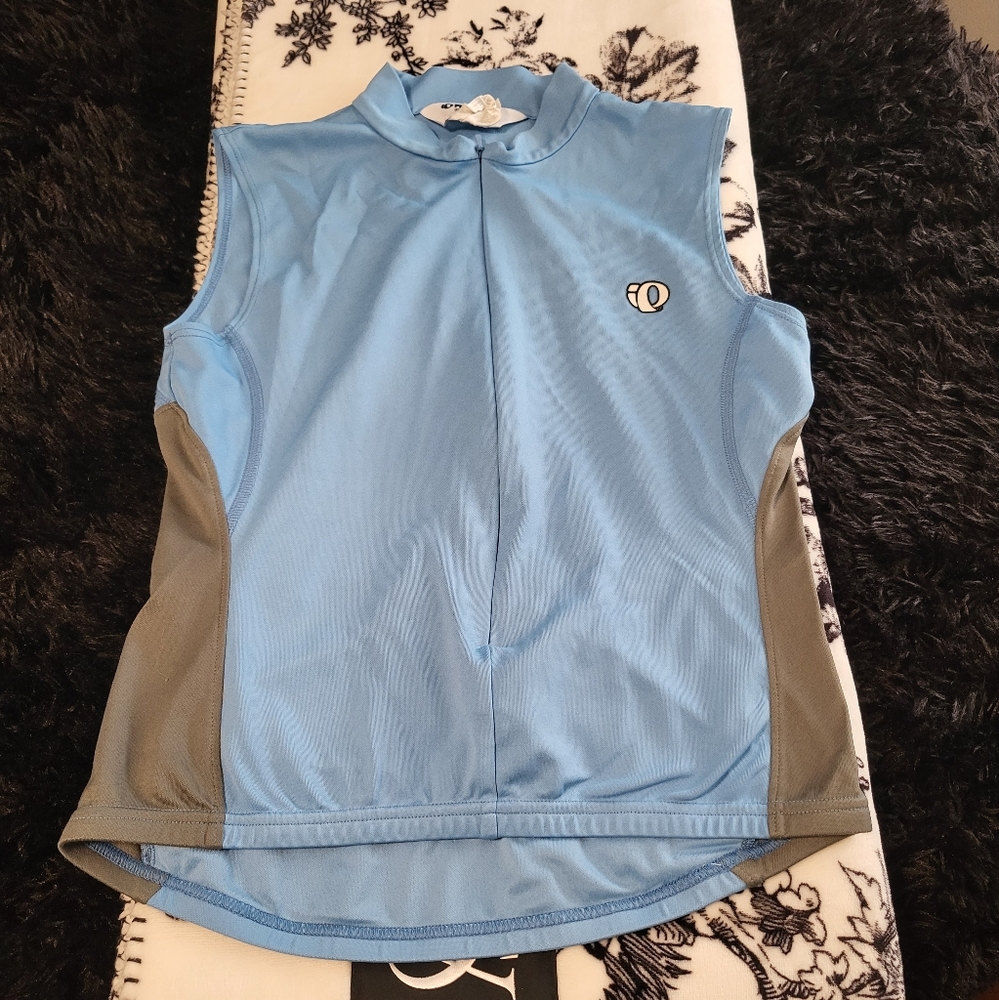 Trek women’s cycling jersey. M